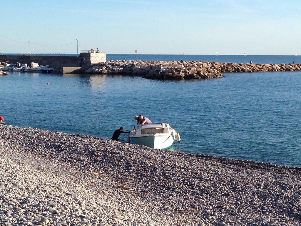 Bed and Breakfast Petite Fleur D'Azur Cagnes-sur-Mer Esterno foto